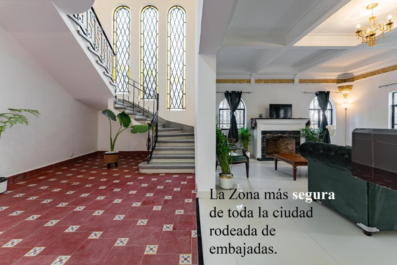Anzures Black House Mexico